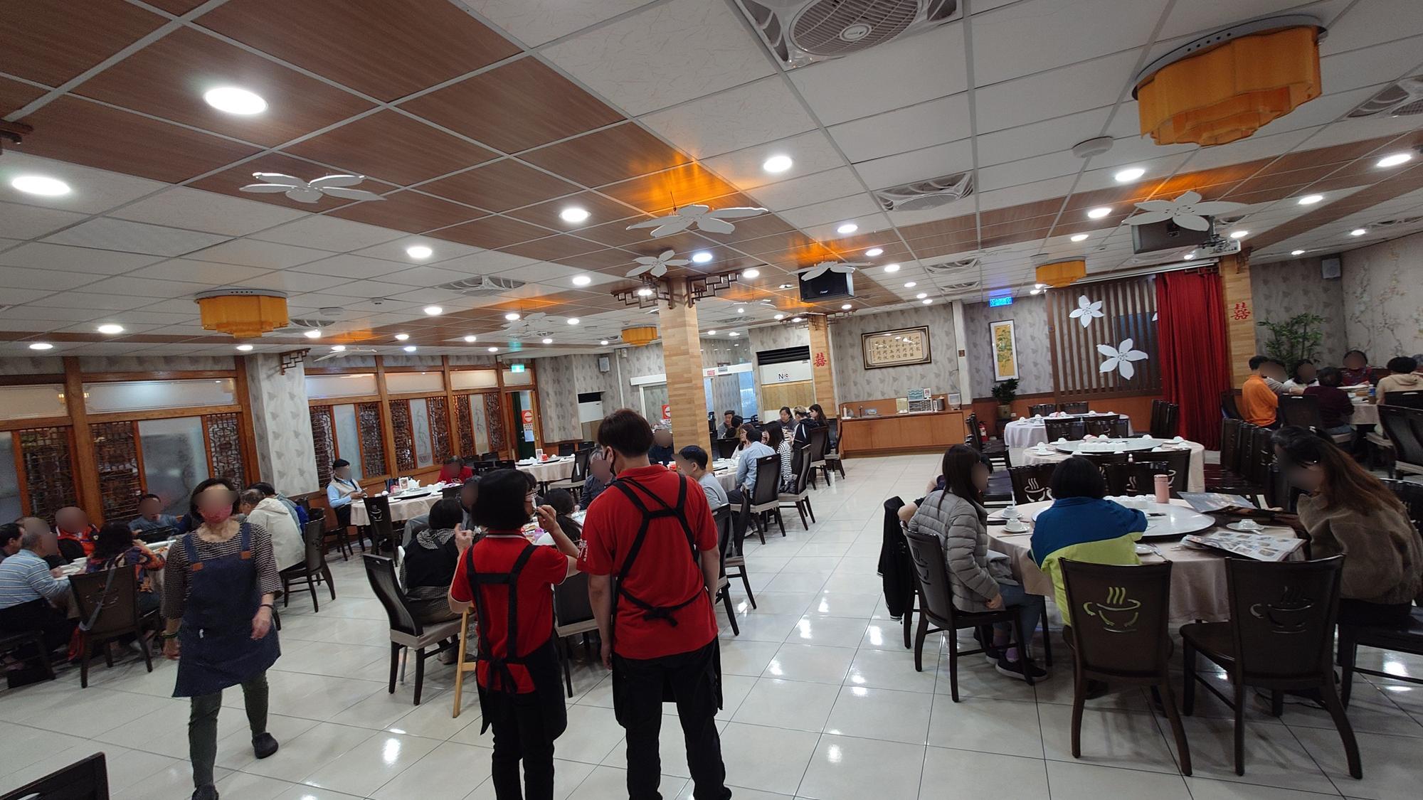 禪廚蔬食餐廳圓桌用餐區