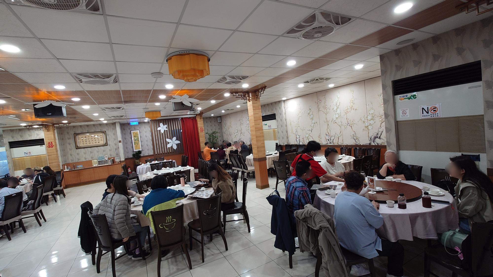 禪廚蔬食餐廳包廂與座位區