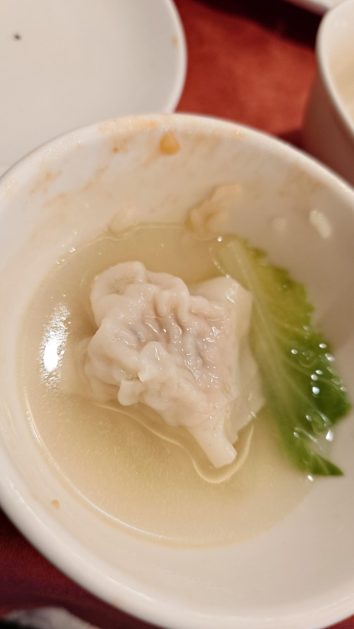 松露餛飩湯近拍