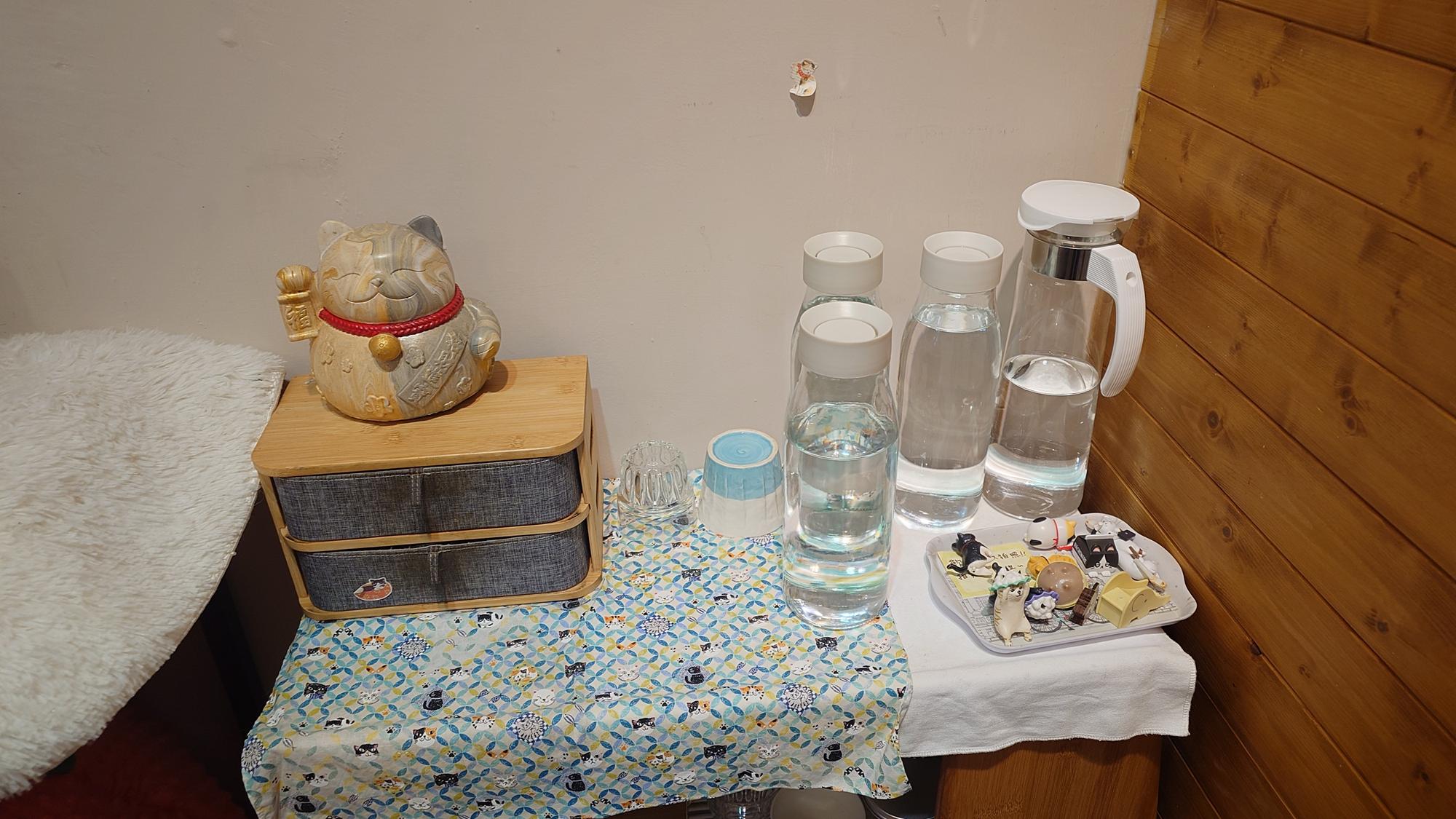 抵家咖啡自助式飲用水與衛生紙區