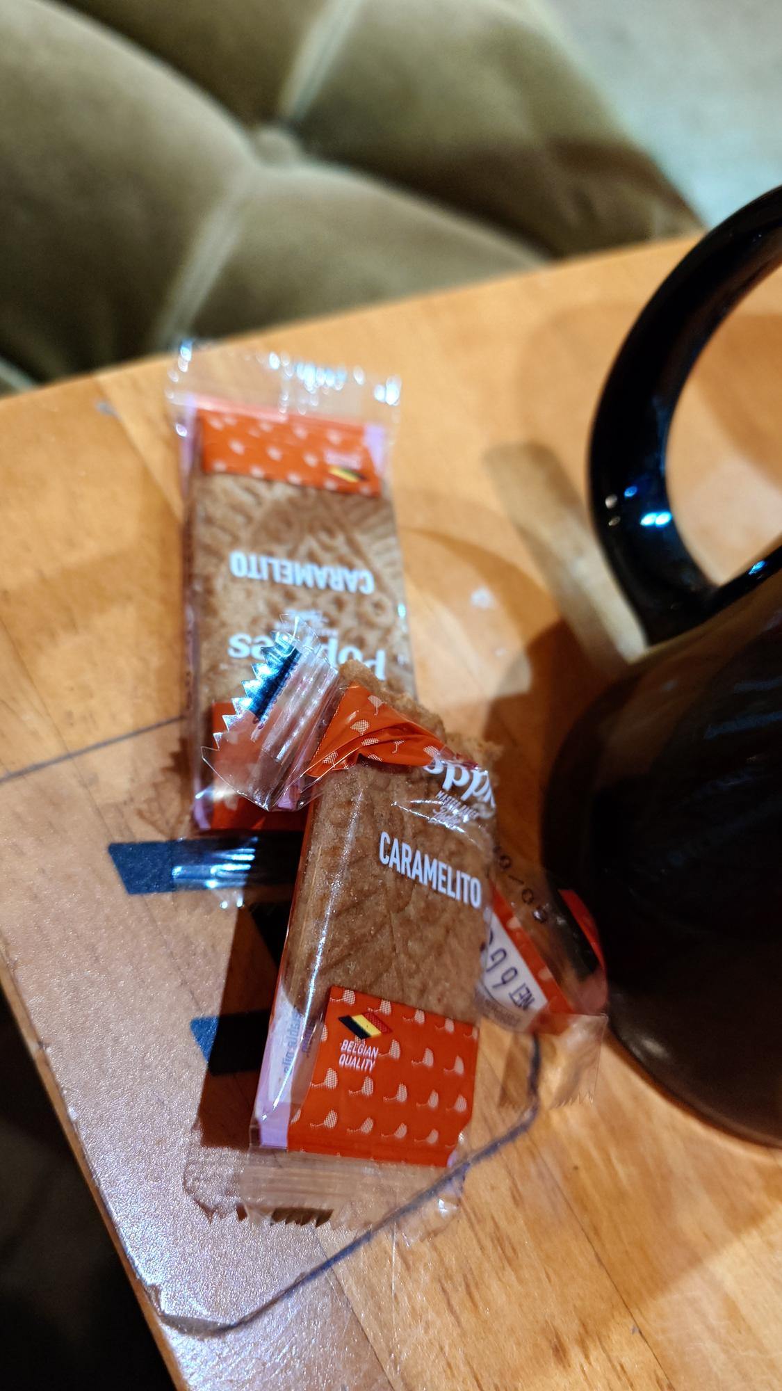 Arthere Café 上樓看看咖啡附餐餅乾