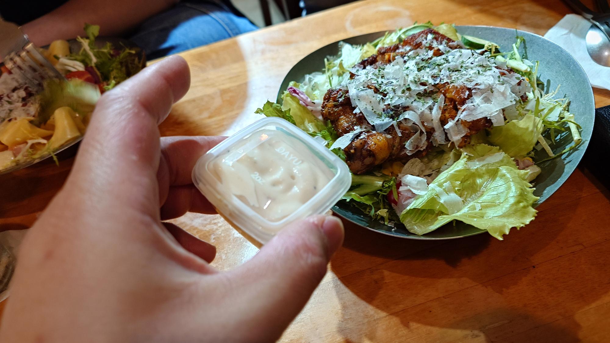 Arthere Café 上樓看看咖啡凱薩沙拉醬與起司