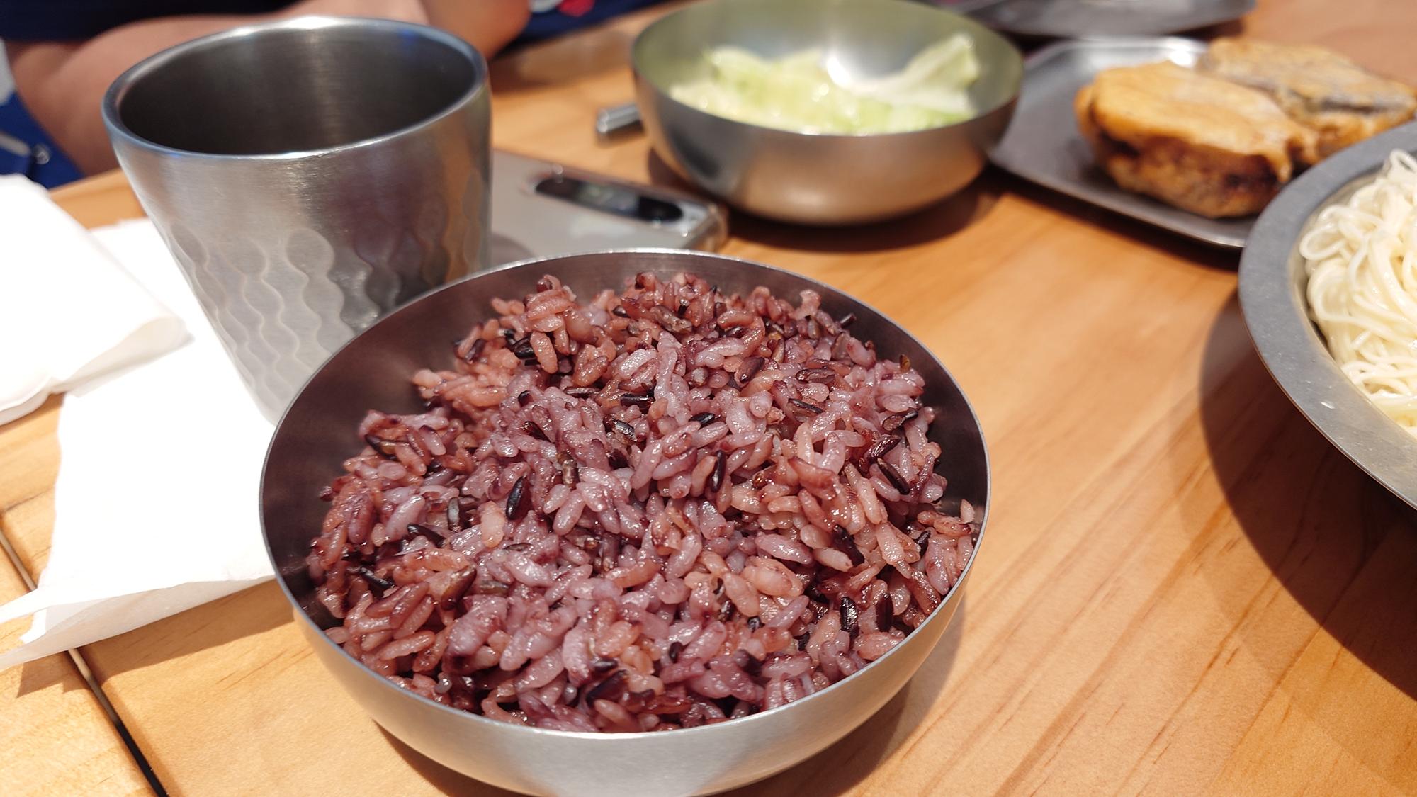 蜜廚黑米飯與紫米口感