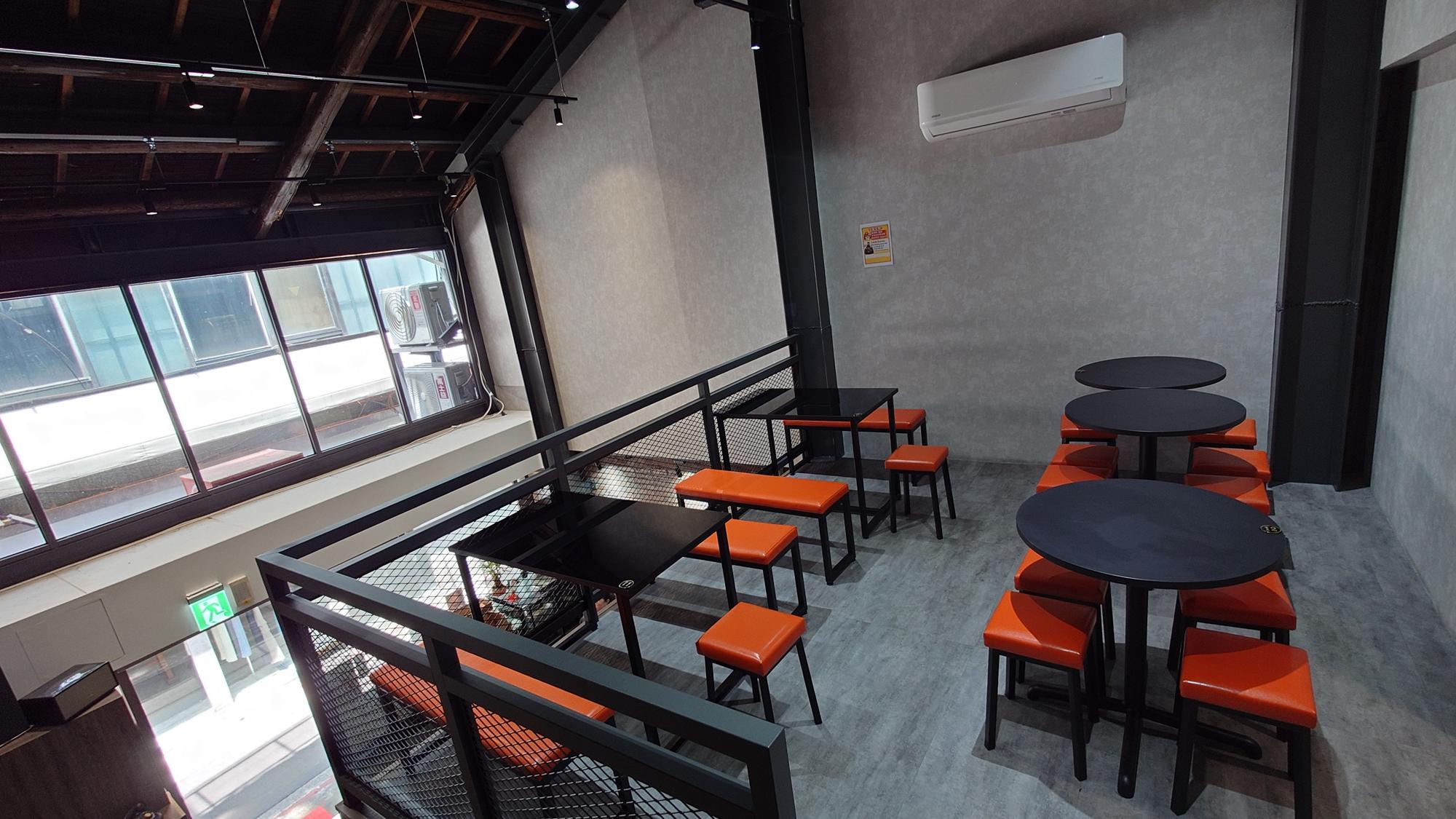 香香甜品西門店二樓用餐空間