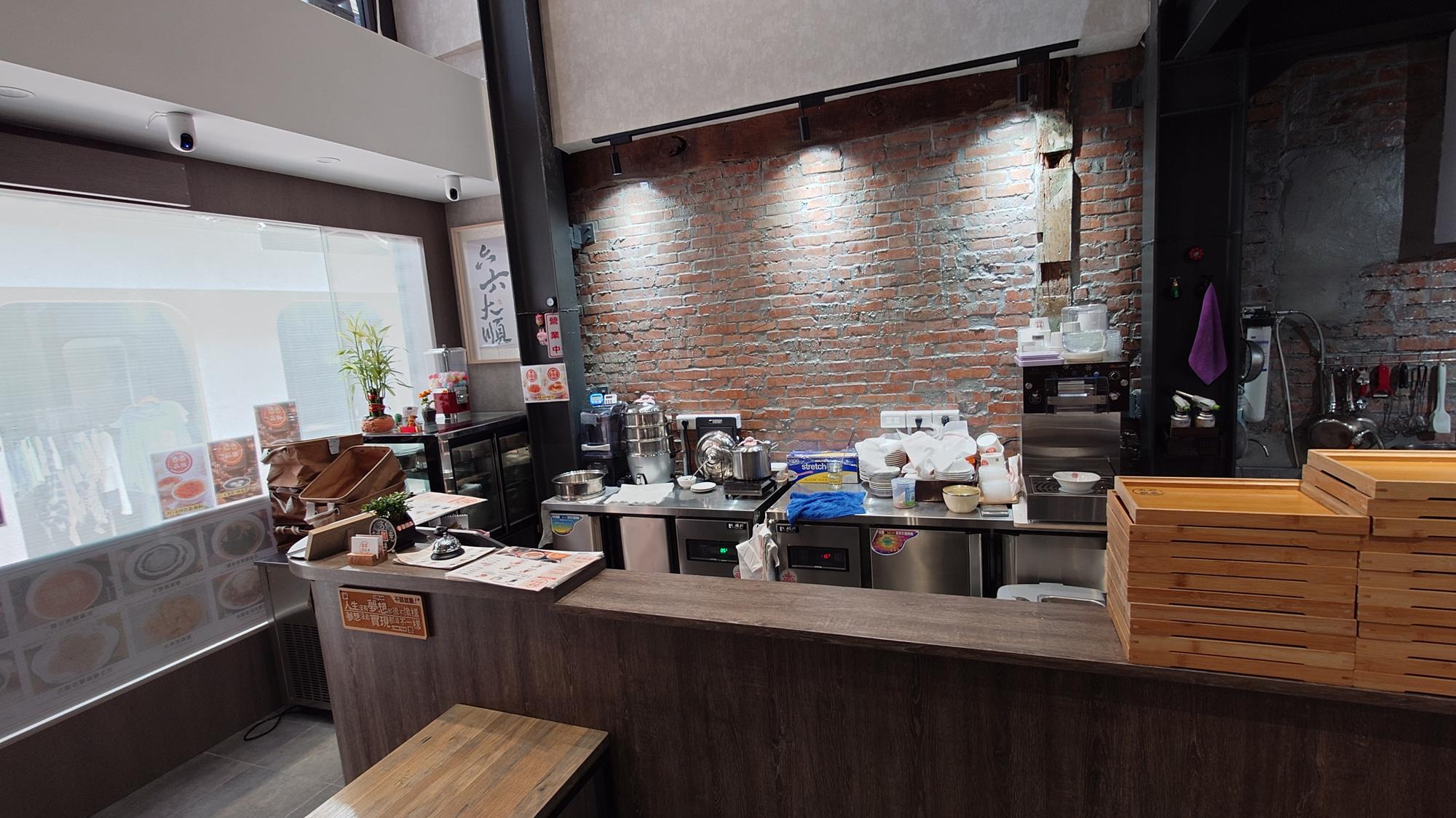 香香甜品西門店工業風用餐環境