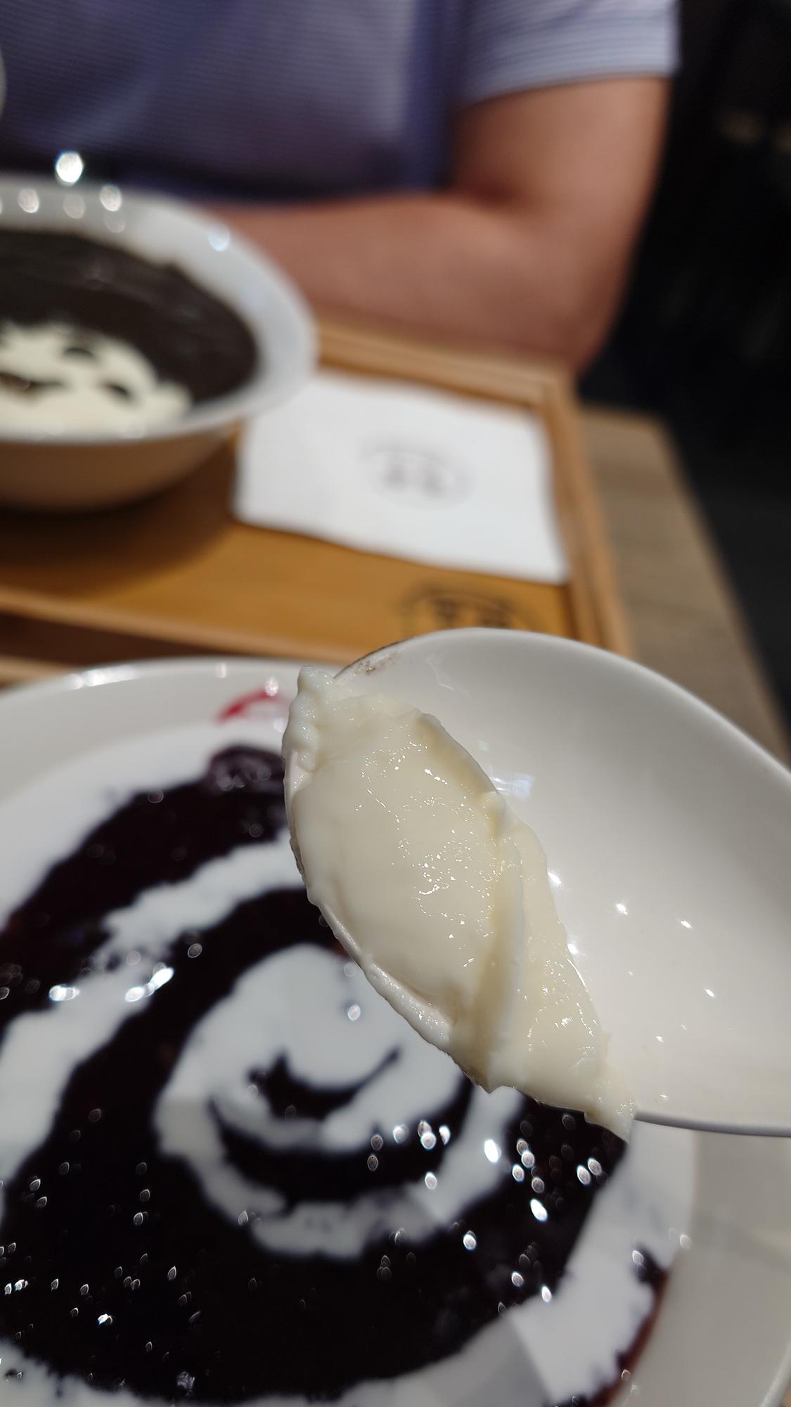芝麻糊燉奶近照
