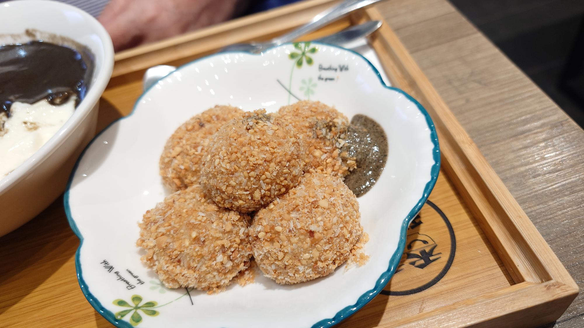 香香甜品西門店花生椰絲擂沙湯丸