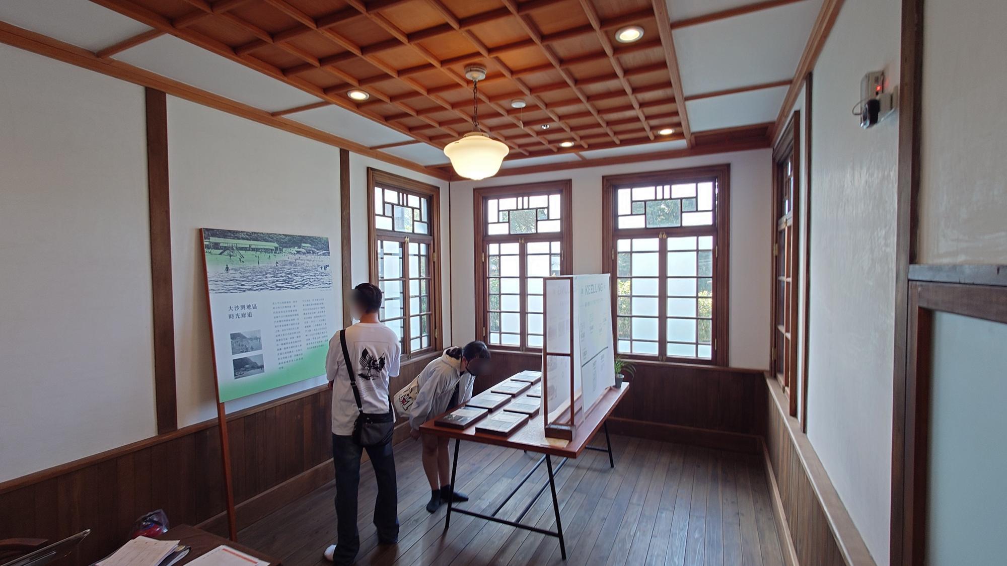 基隆歷史展示牆面