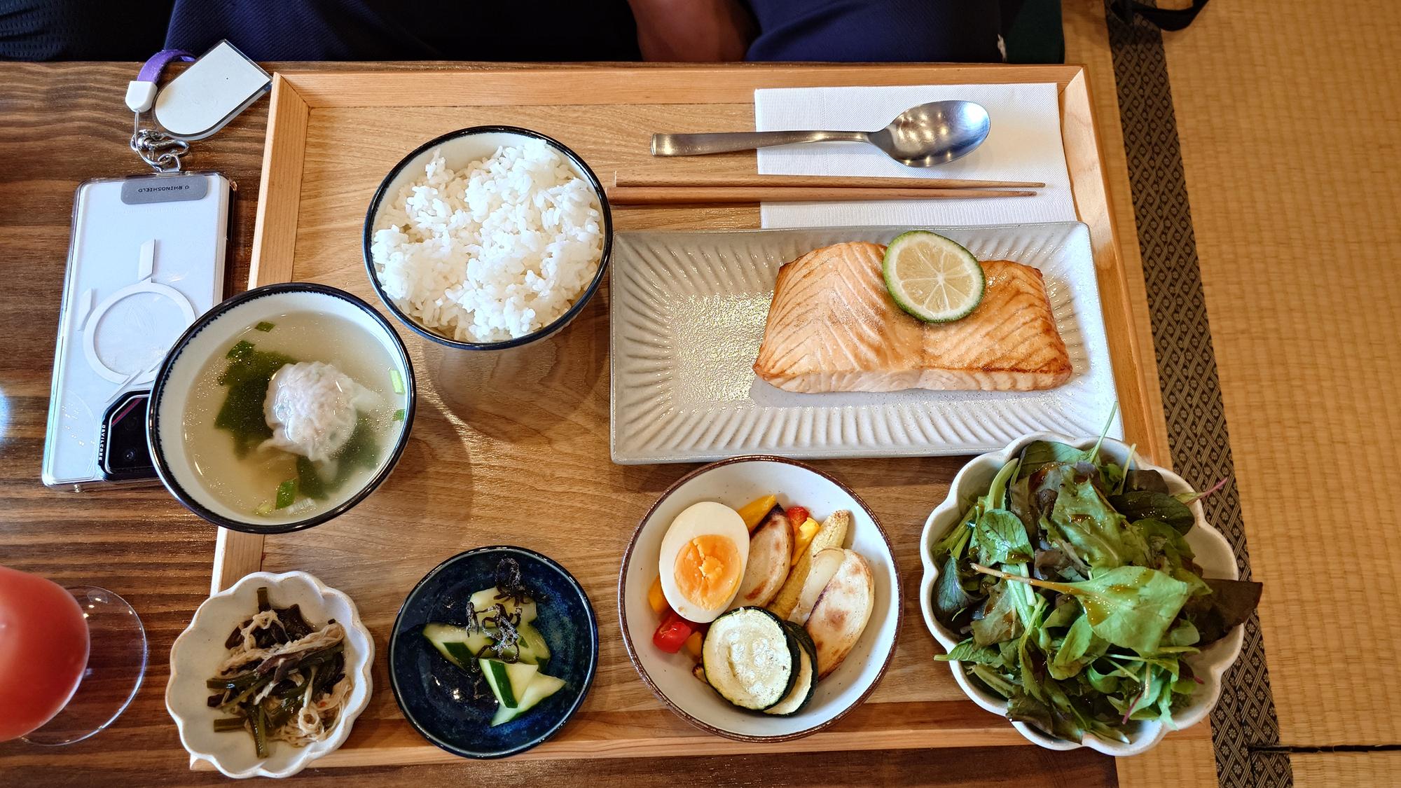 官邸作客烤鮭魚排飯