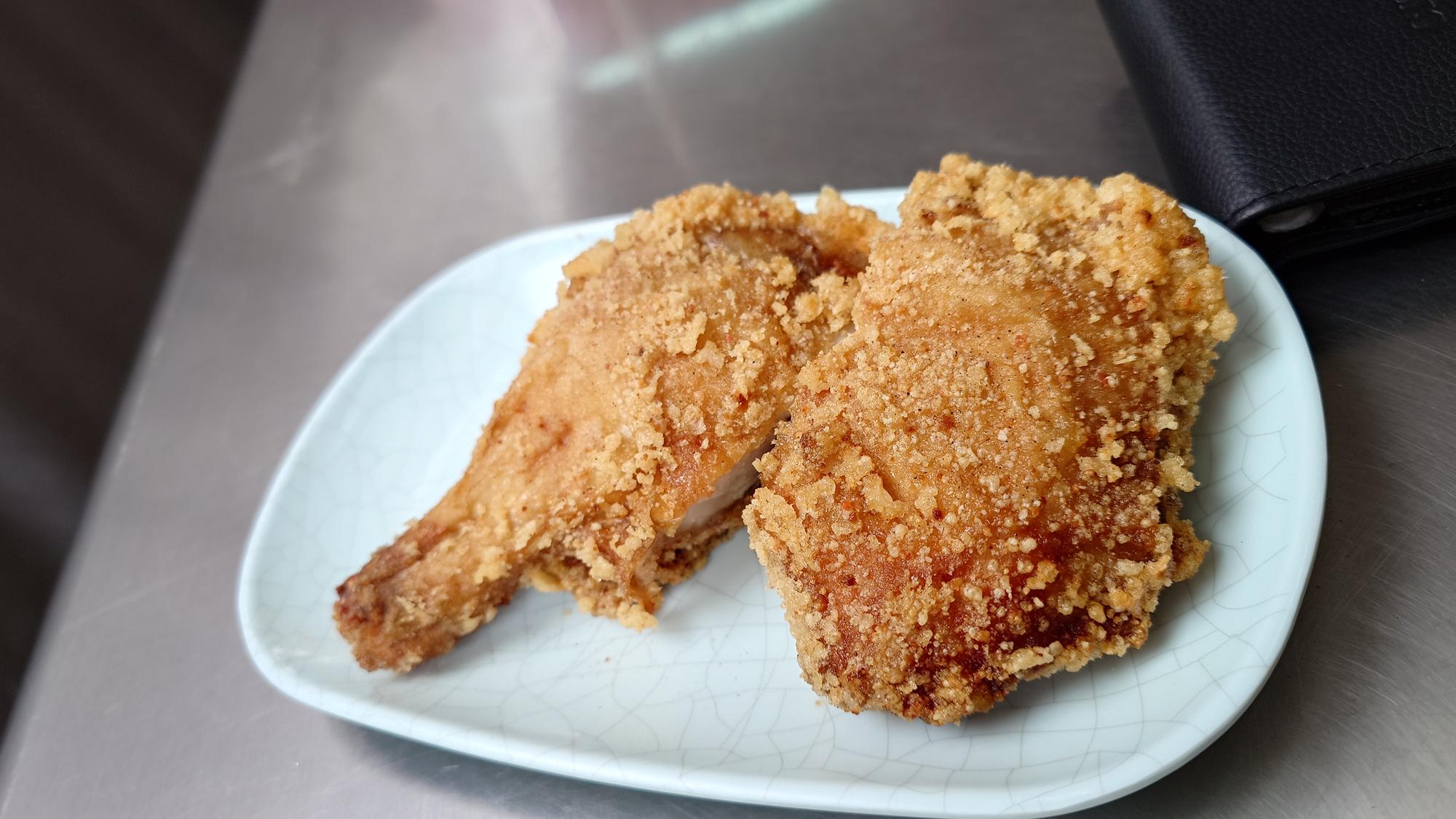 三沙灣古早味排骨飯雞腿便當