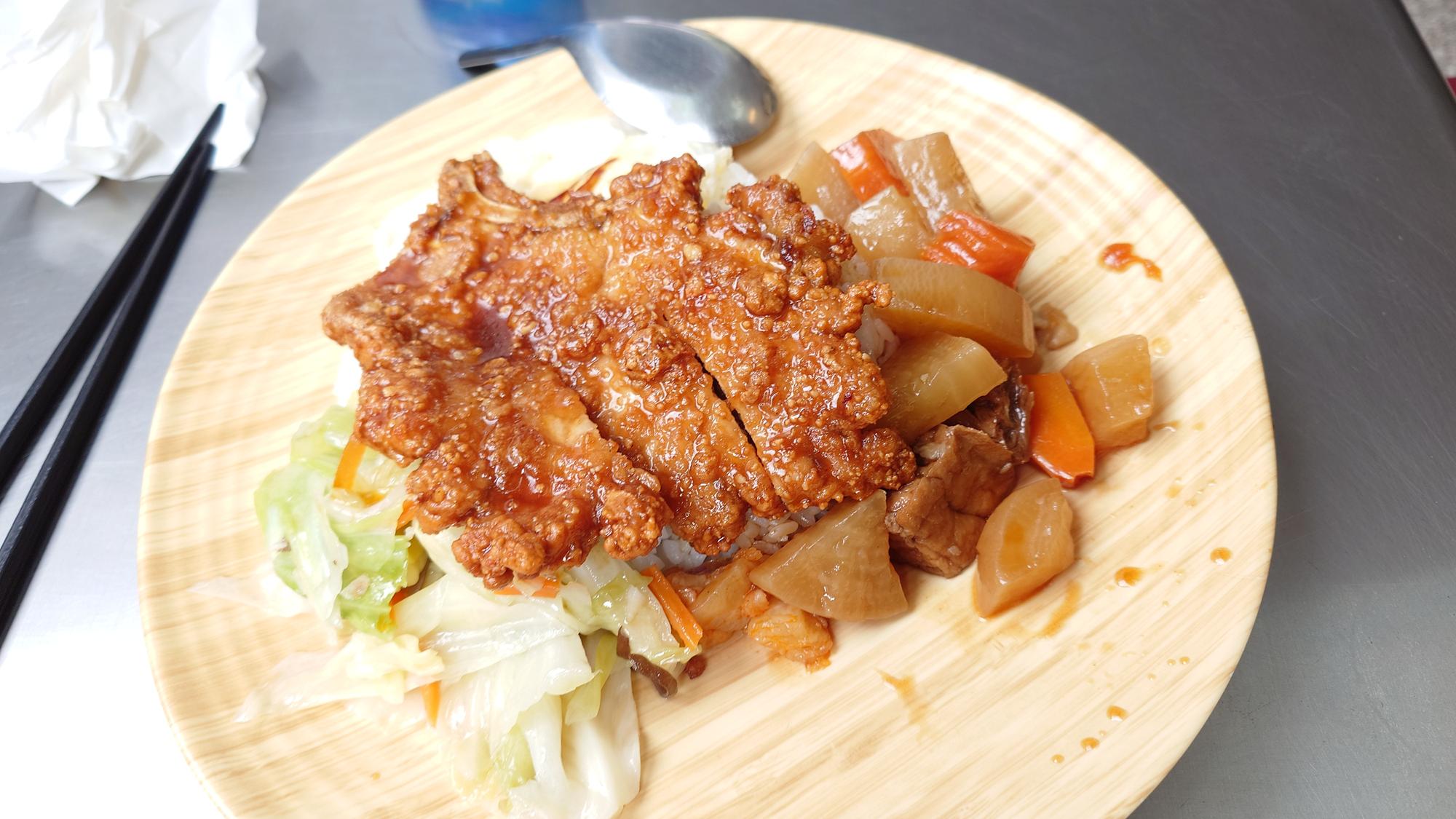 三沙灣古早味排骨飯排骨飯