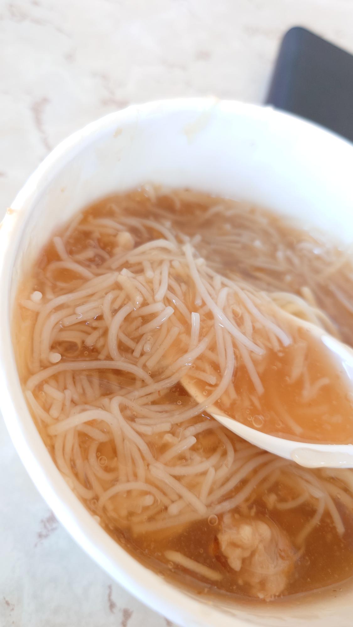 林場肉羹米粉的細米粉與羹湯