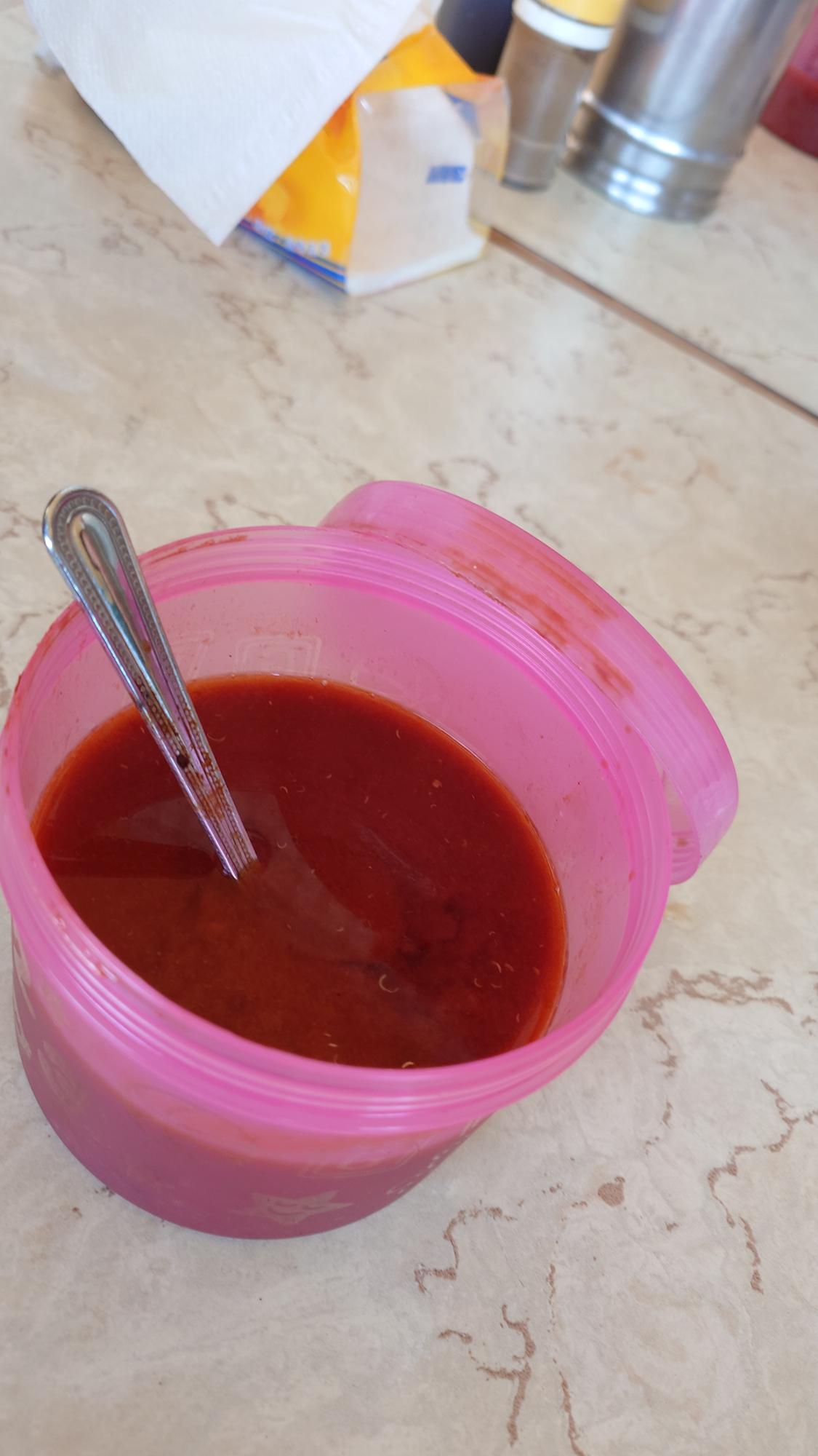 林場肉羹加入辣椒與烏醋後的湯頭