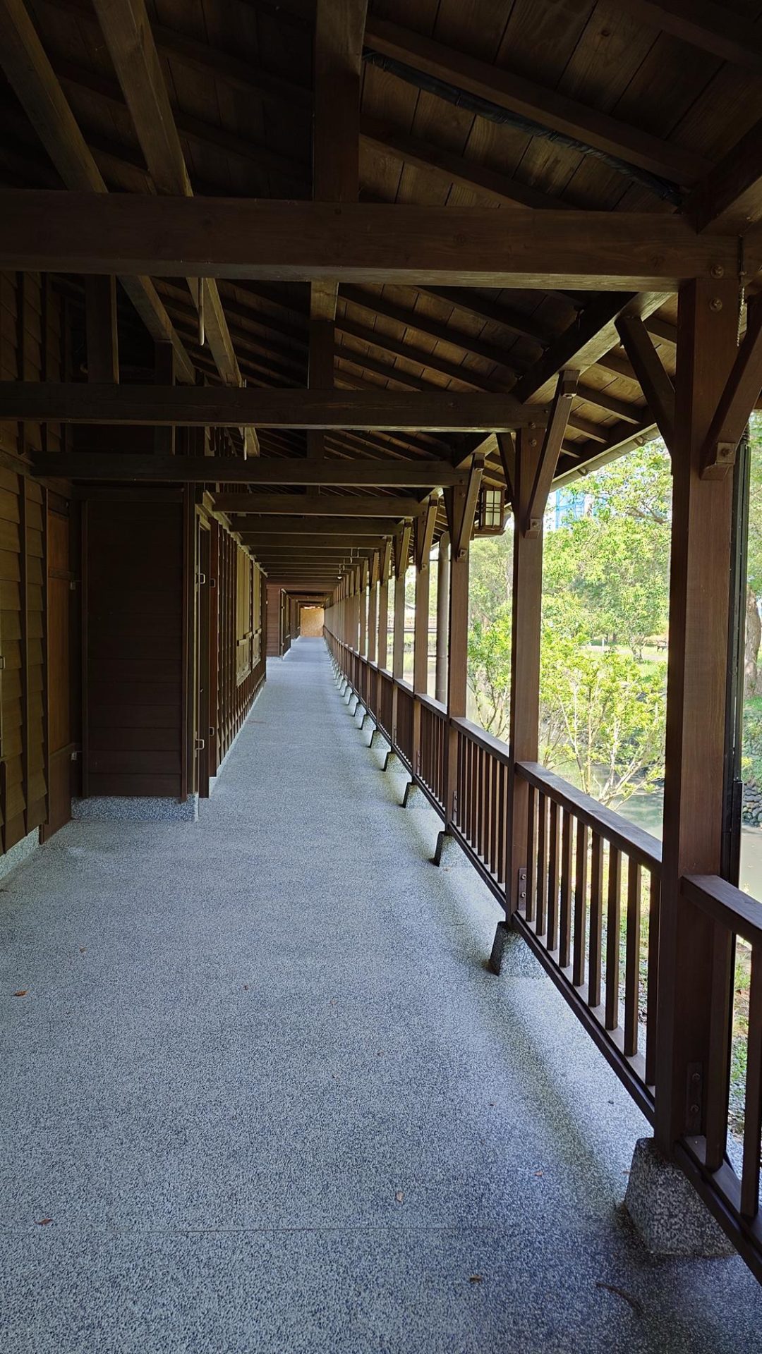 日式木造建築長廊