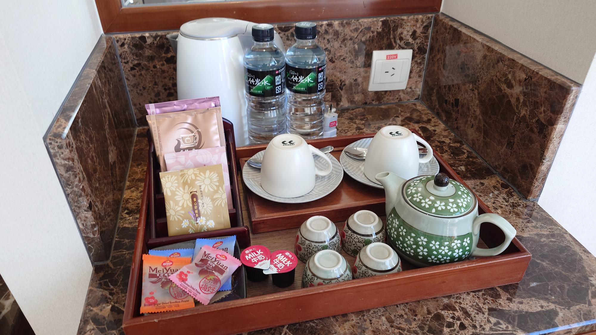 礁溪長榮鳳凰酒店茶杯茶壺與茶包